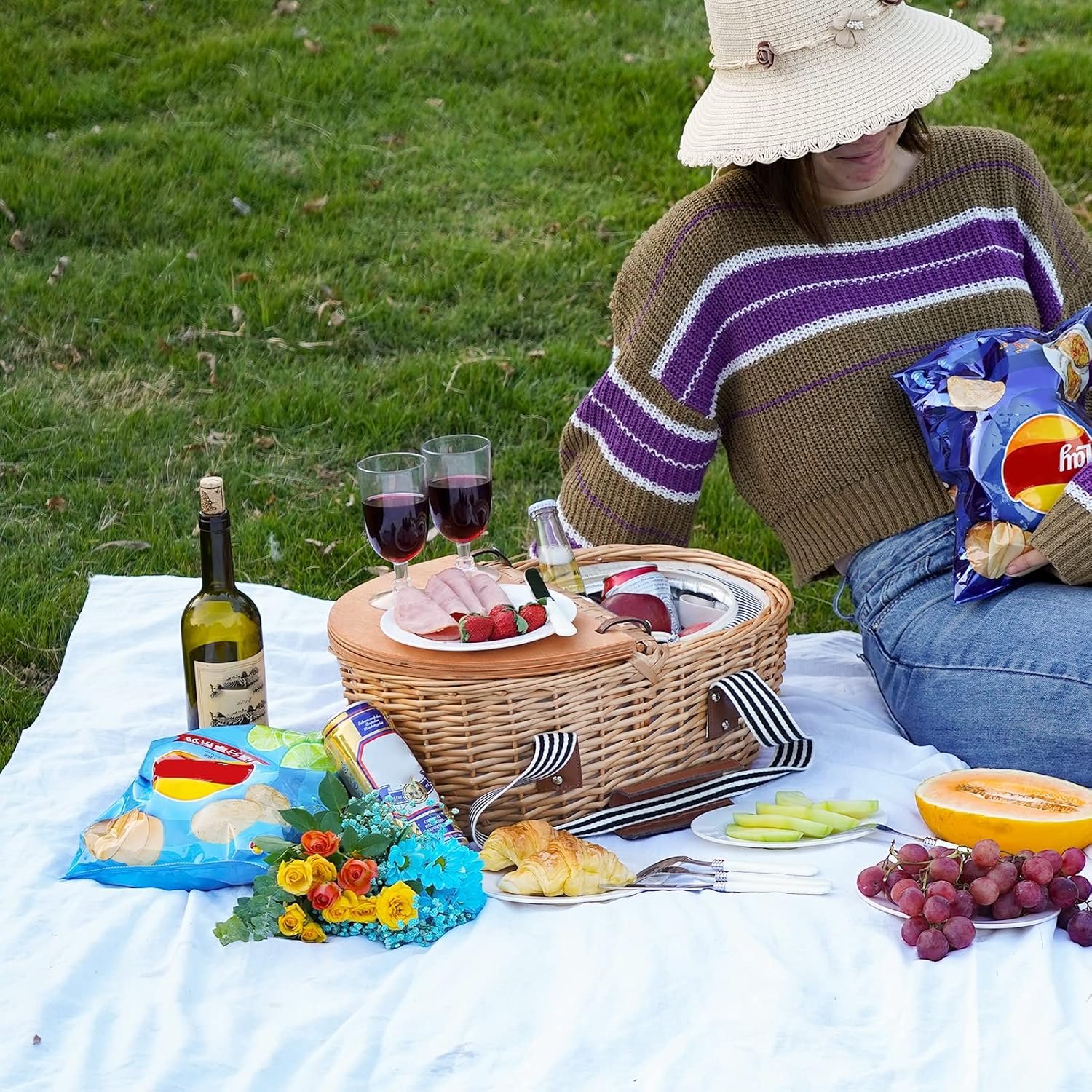 Best Picnic Baskets Compared: Cooler, Wooden, and Collapsible